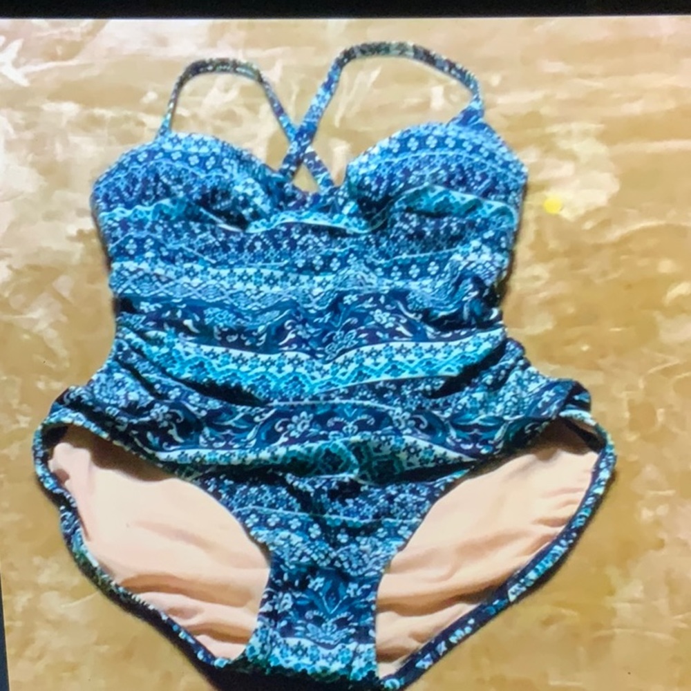 Kona Sol One Piece Swim Suit Small NWOT SW-12